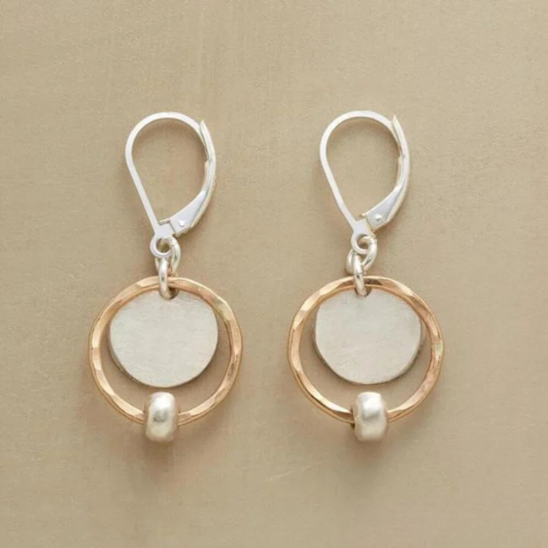 Pendientes de perlas de oro y plata elegantes