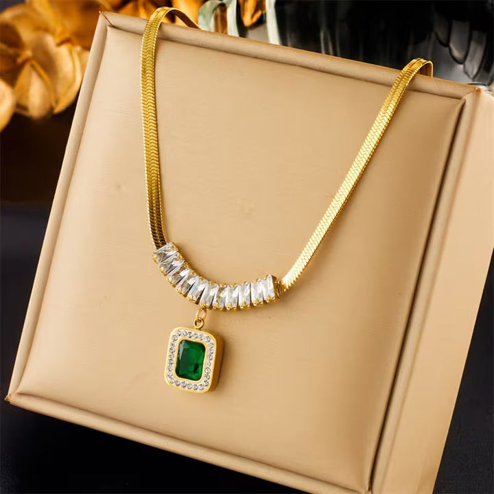 Collar Regalia Prism