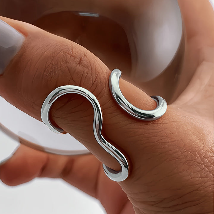 Anillo de Olas Asimétrico Elegante