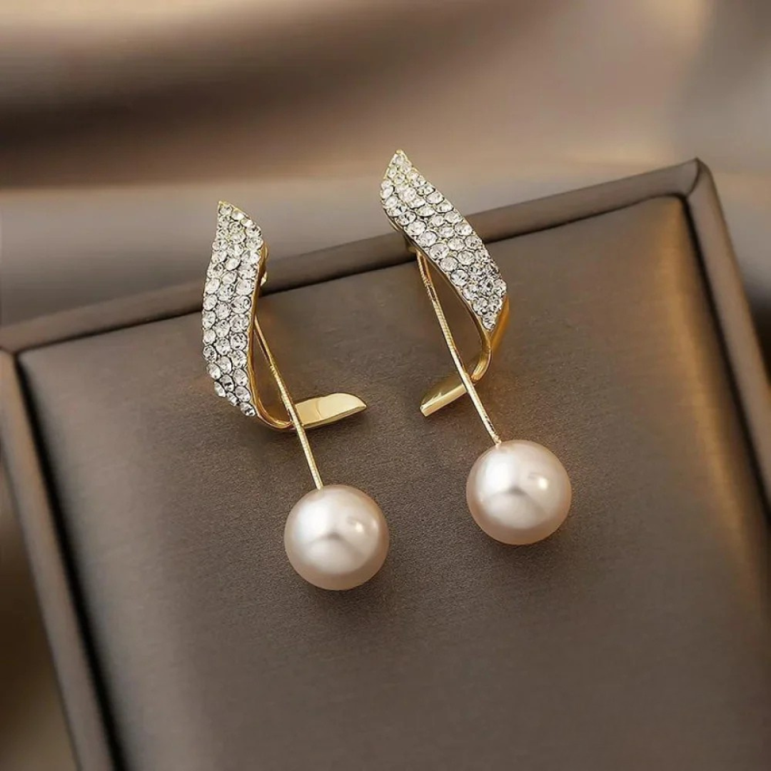Elegantes Pendientes Color oro en Forma de Gota