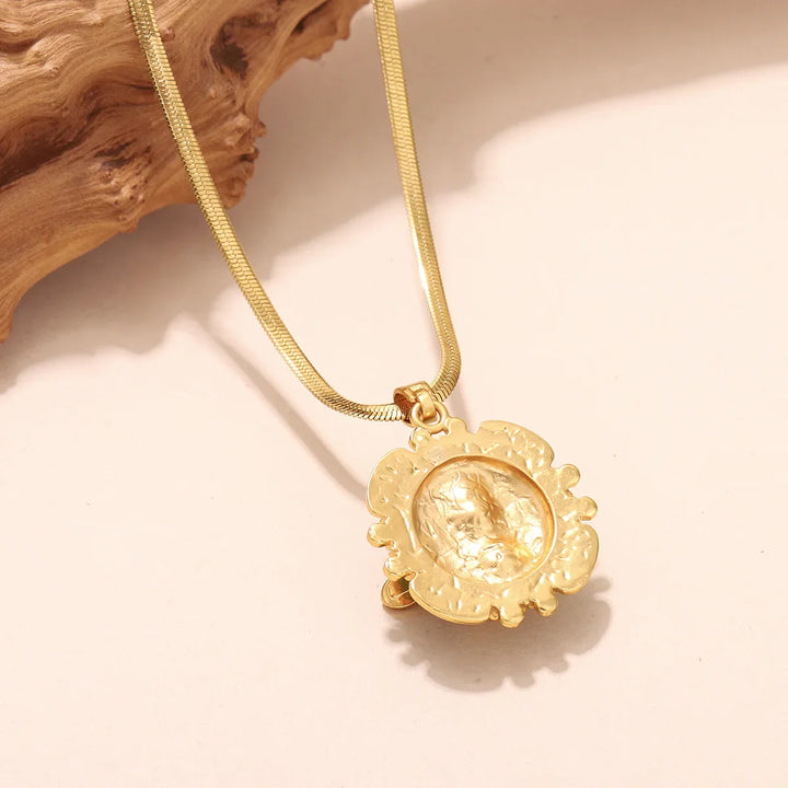 Collar con Colgante de Abeja en Color oro Chic y Turquesa