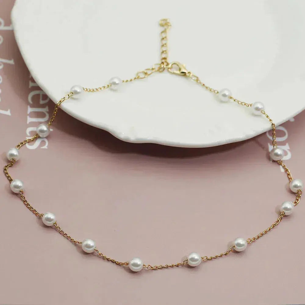 Elegante collar color oro