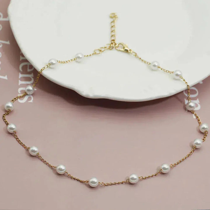Elegante collar color oro