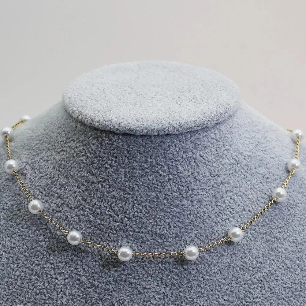 Elegante collar color oro