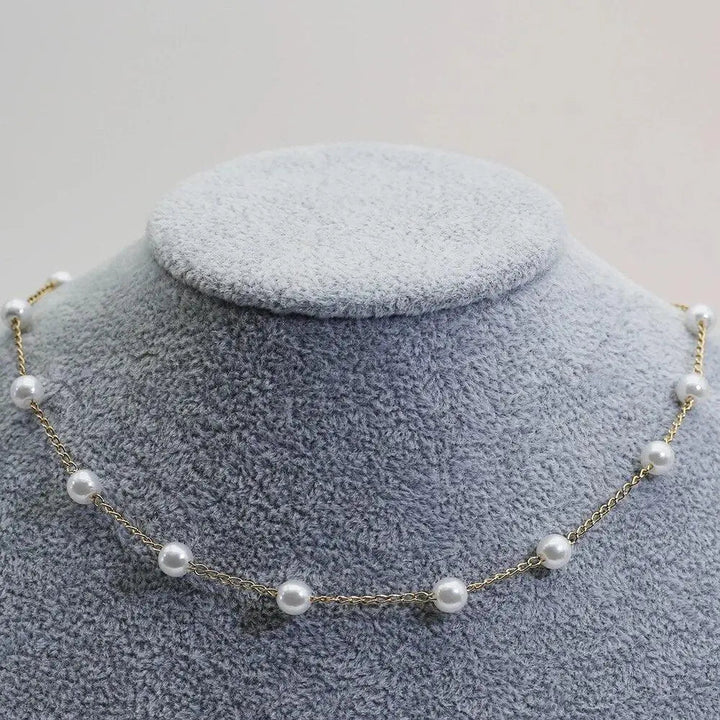 Elegante collar color oro