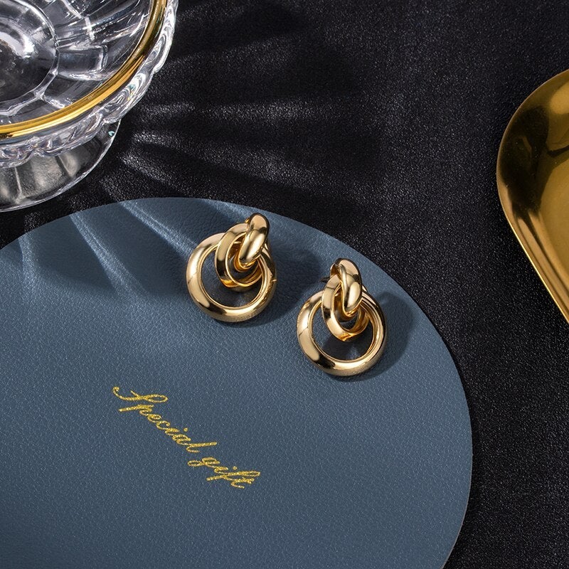 Elegante Aros de Oro