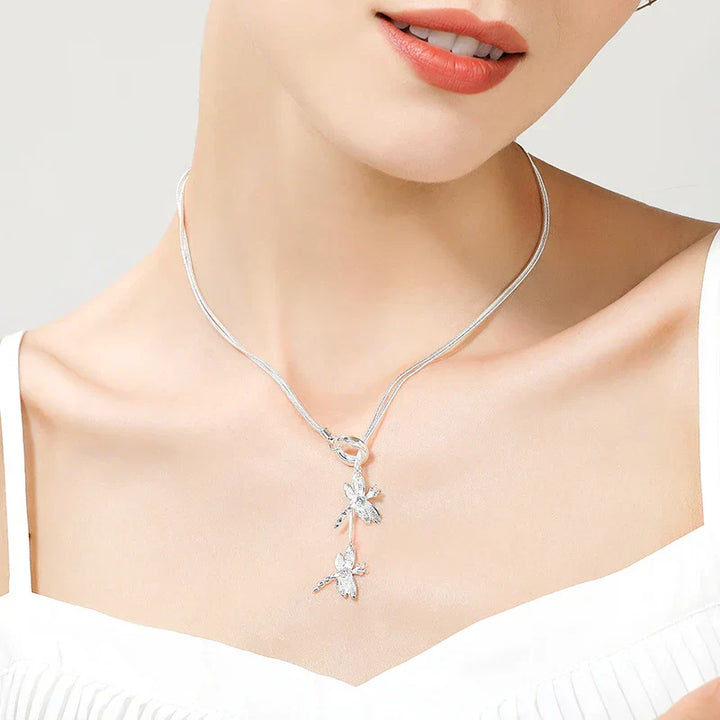 Collar colgante de libélula de color plata esterlina