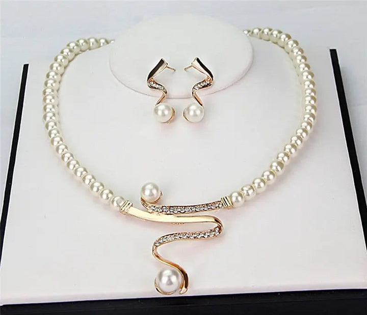 Conjunto de Joyería Naturales: Collar y Pendientes