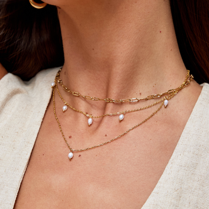 Collar de cadena con colgantes
