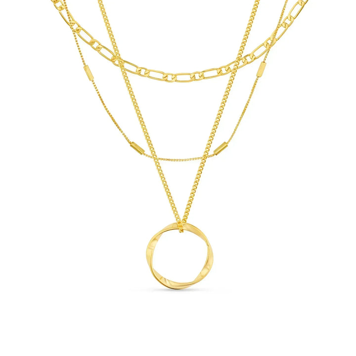Collar de tres hileras en color oro