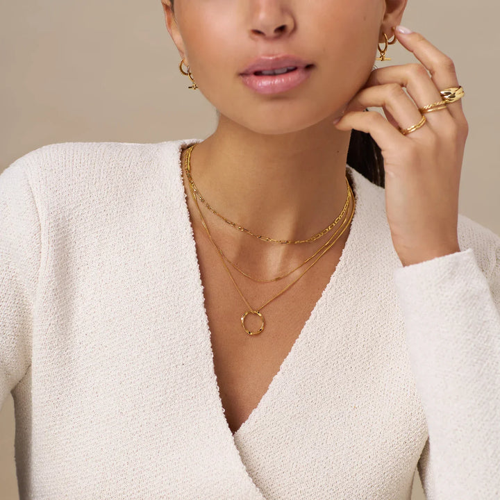 Collar de Color oro de Tres Filas con Círculo Abierto Chic