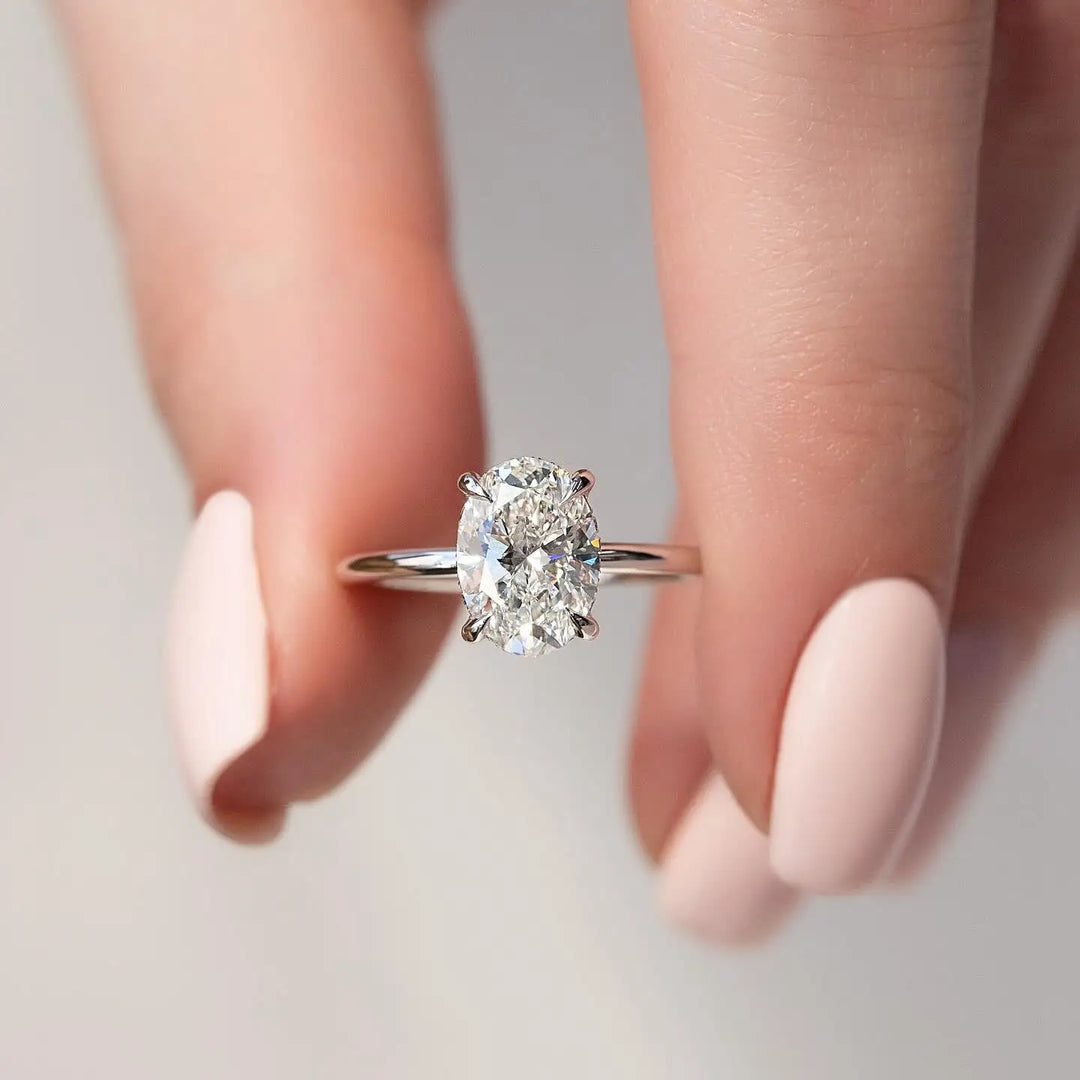 Anillo de Promesa de Cristal Ovalado Elegante