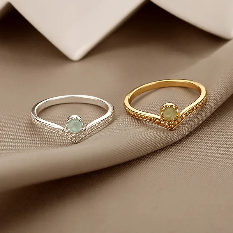 Anillo de Corona de Ópalo en Forma de Gota de Agua Elegante de Color oro