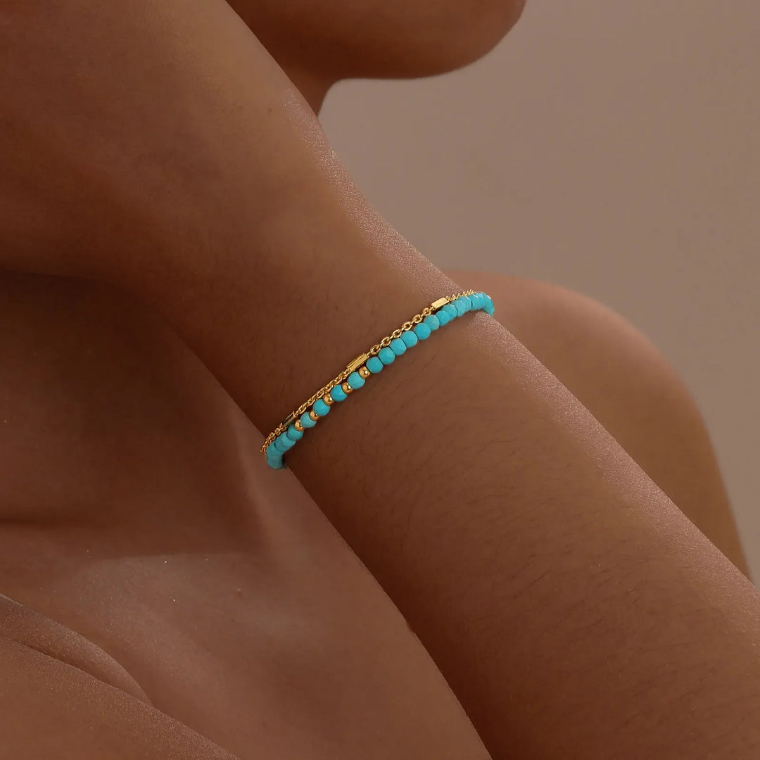 Pulsera de Turquesa de Doble Cadena en Color oro Atemporal