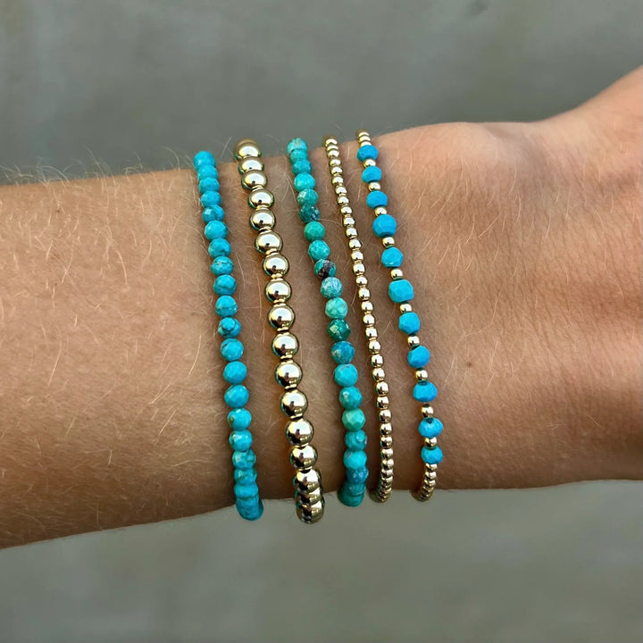 Pulsera de cuentas de turquesa en color oro de 18 quilates