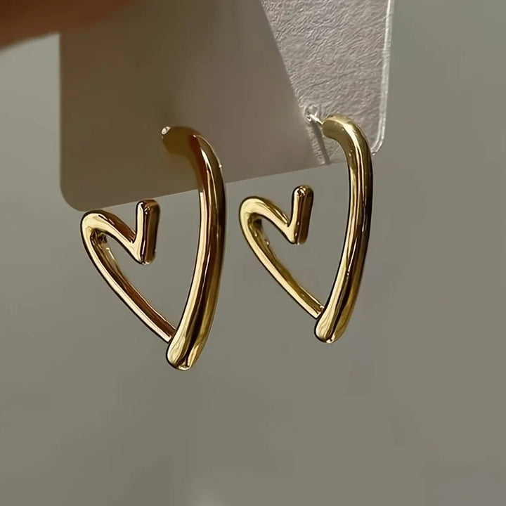 Elegantes Pendientes en Forma de Corazón de Oro Rosa