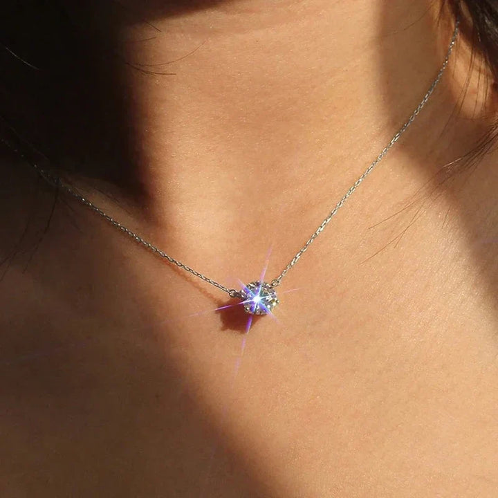 Collar Solitario de Cristal Elegante