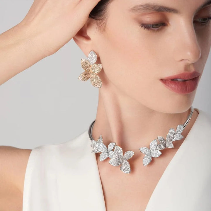 Collar de Cristal de Flores Elegante
