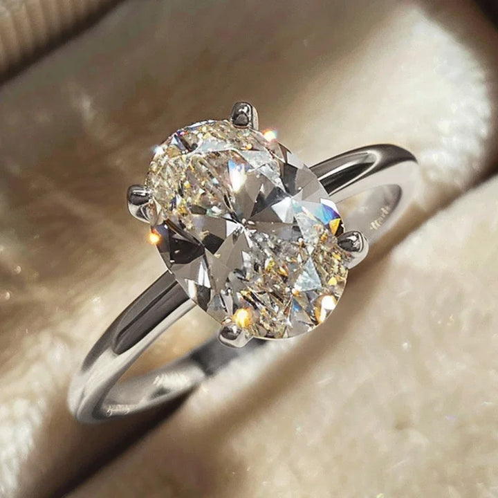 Anillo de Promesa de Cristal Ovalado Elegante