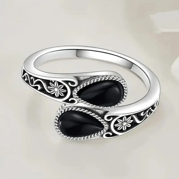 Anillo de flores de piedra lunar elegante