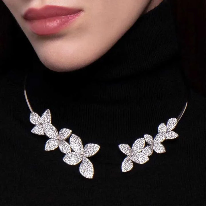 Collar de Cristal de Flores Elegante
