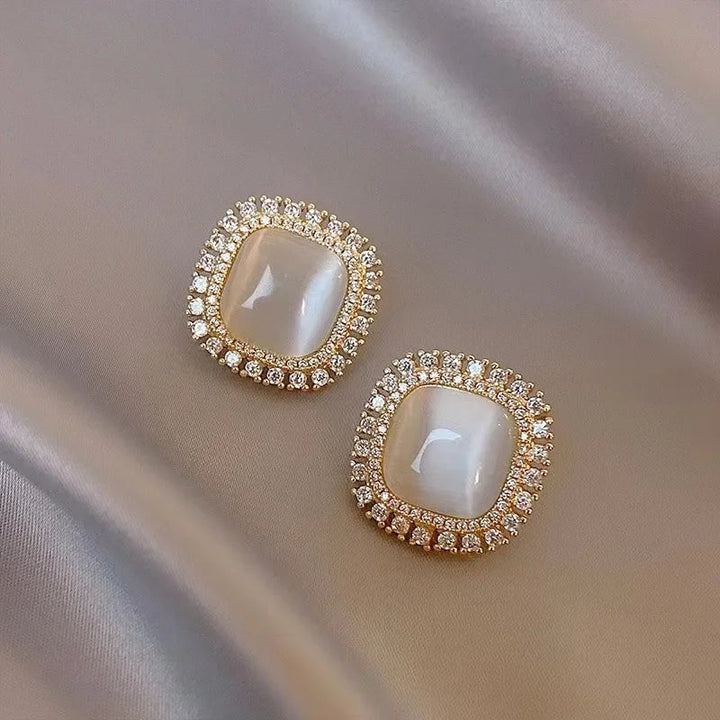 Elegantes Pendientes de Aro Cuadrados de Ópalo y Cristales de Circonita