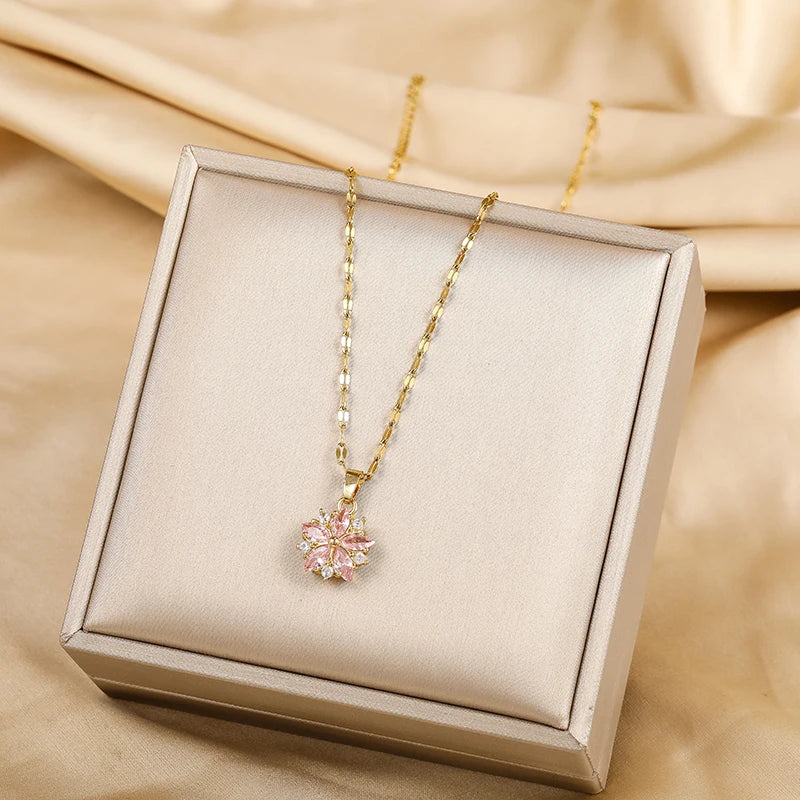 Collar Romántico de Rosa Sakura de Acero Inoxidable