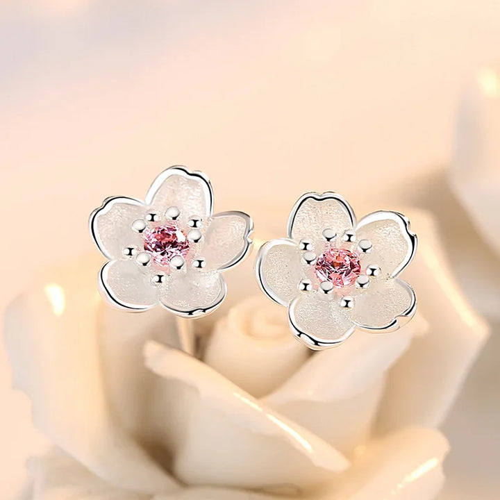 Pendientes de botón de flores de circonita