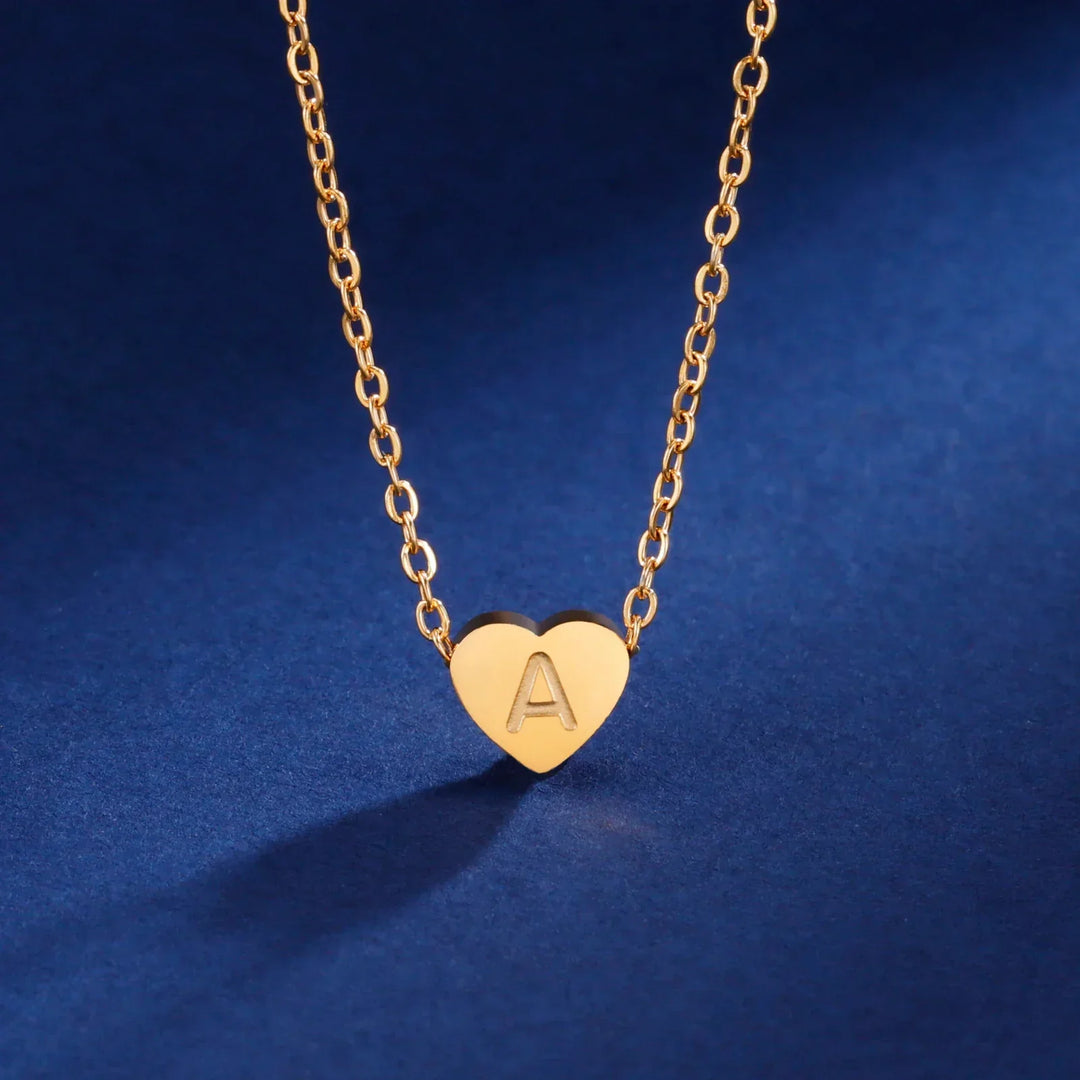Collar Choker de Corazón Atemporal con Iniciales