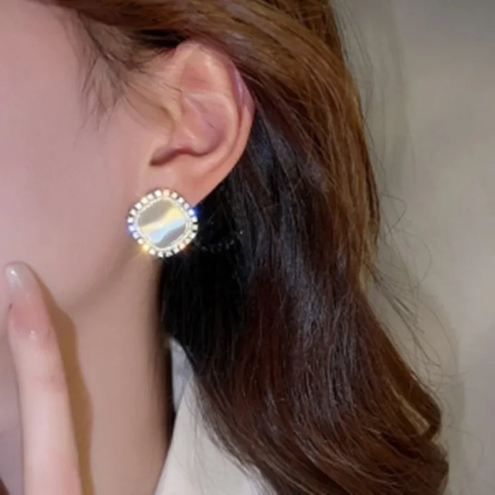 Elegantes Pendientes de Aro Cuadrados de Ópalo y Cristales de Circonita