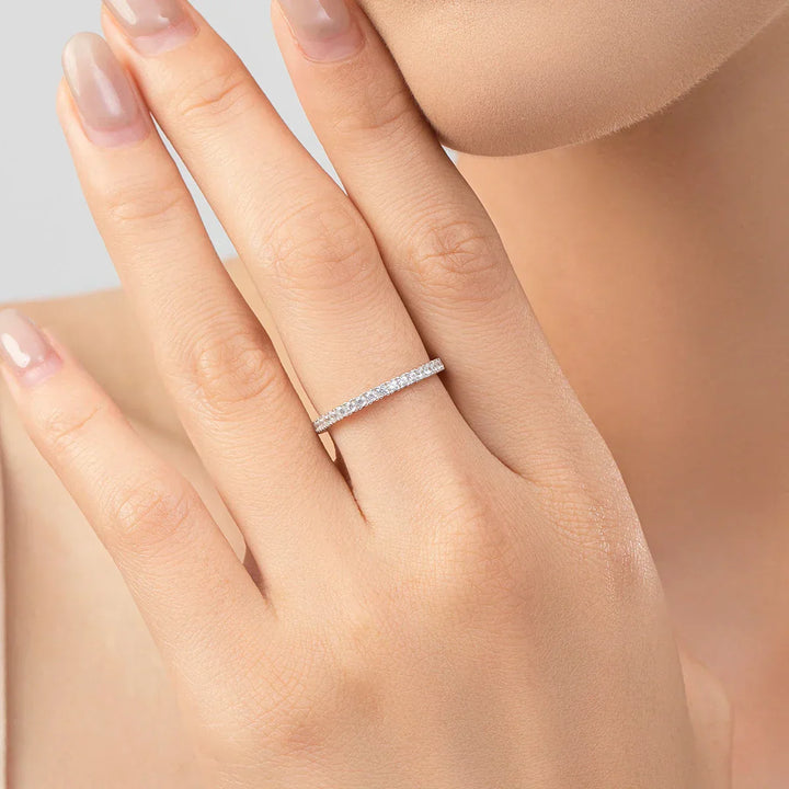 Anillo Eternidad Minimalista Brillante