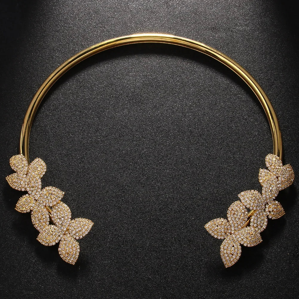 Collar de Cristal de Flores Elegante