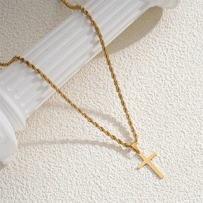 Collar Cruz Color oro Unisex