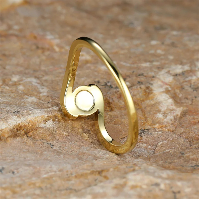 Anillo de Ópalo de Fuego Blanco Arcoíris Redondo Atemporal