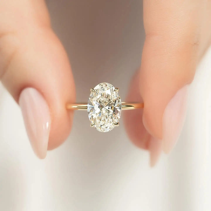 Anillo de Promesa de Cristal Ovalado Elegante