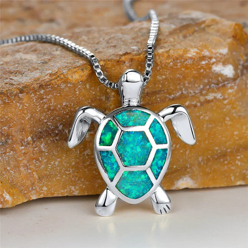 Collar Vintage de Color oro con Colgante de Tortuga de Ópalo de Fuego Verde