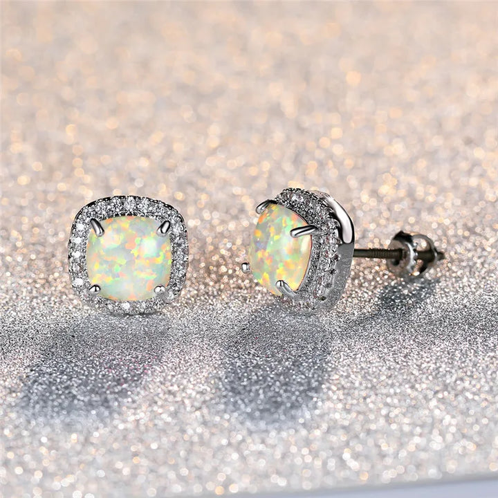 Elegante Aretes de Tuerca Redondos de Ópalo de Fuego Blanco en Color plata