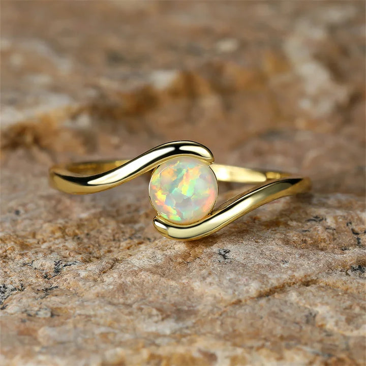 Anillo de Ópalo de Fuego Blanco Arcoíris Redondo Atemporal