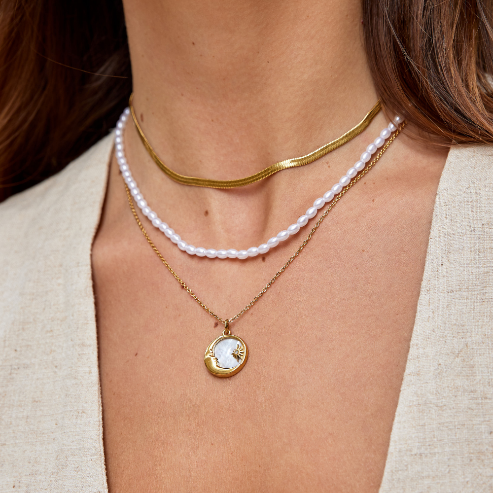 Collar de cadena de serpiente dorado