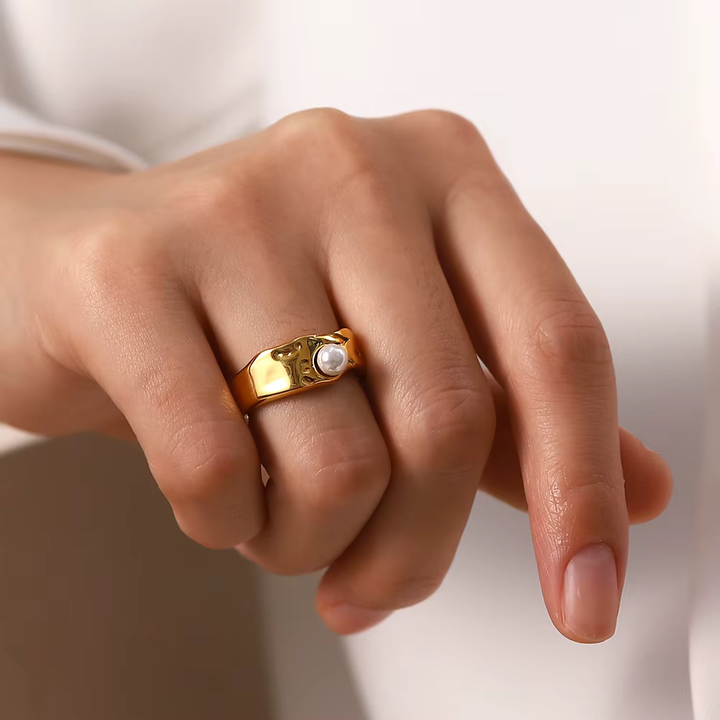 Anillo de Color oro Natural Elegante