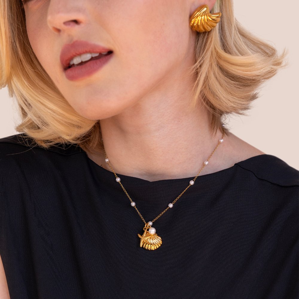 Collar con colgante de concha
