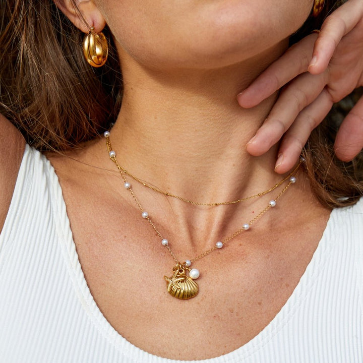 Collar con colgante de concha