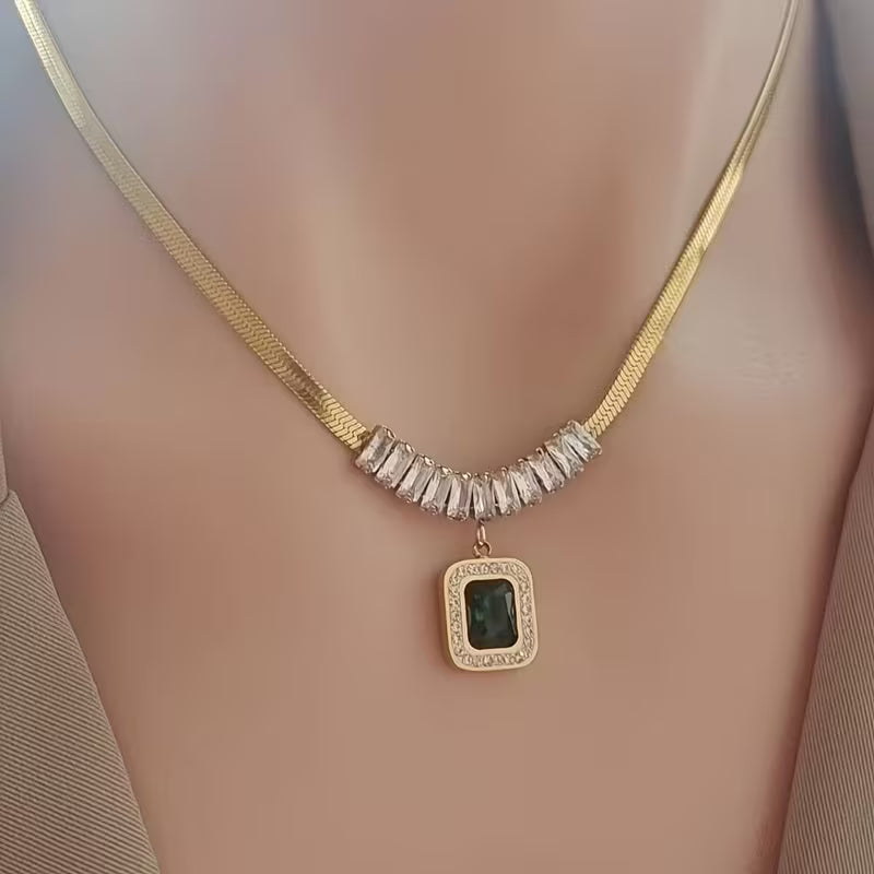 Collar Regalia Prism