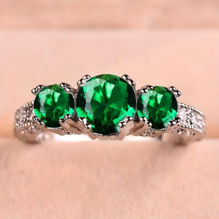Anillo Brillante y Atemporal