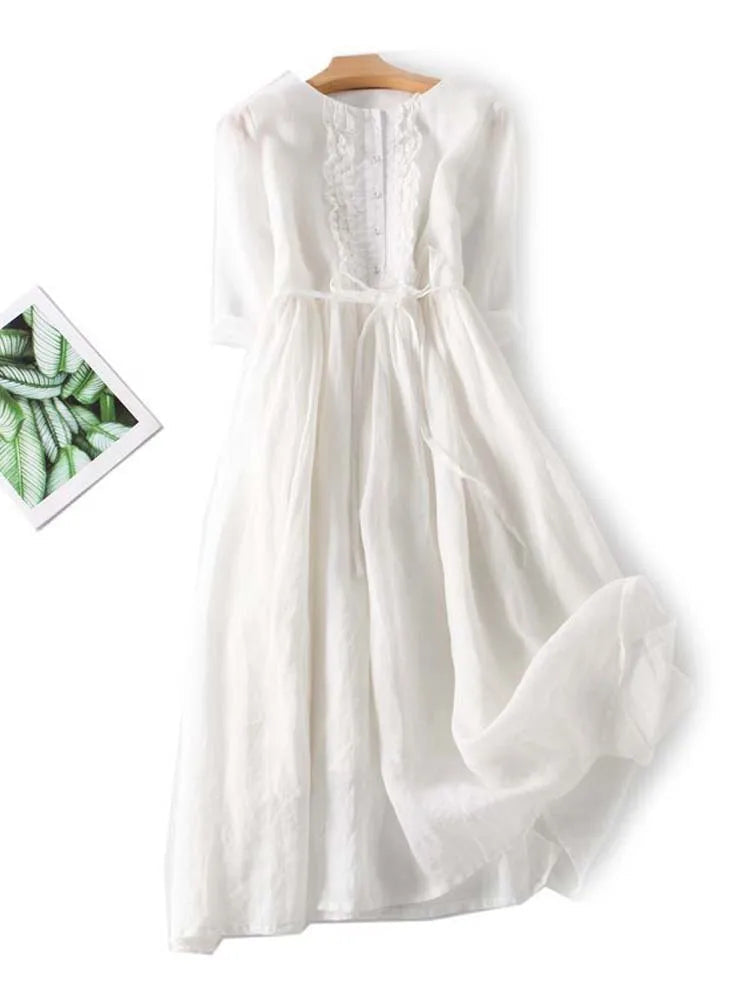 Elegante vestido de lino para el verano en Blanco