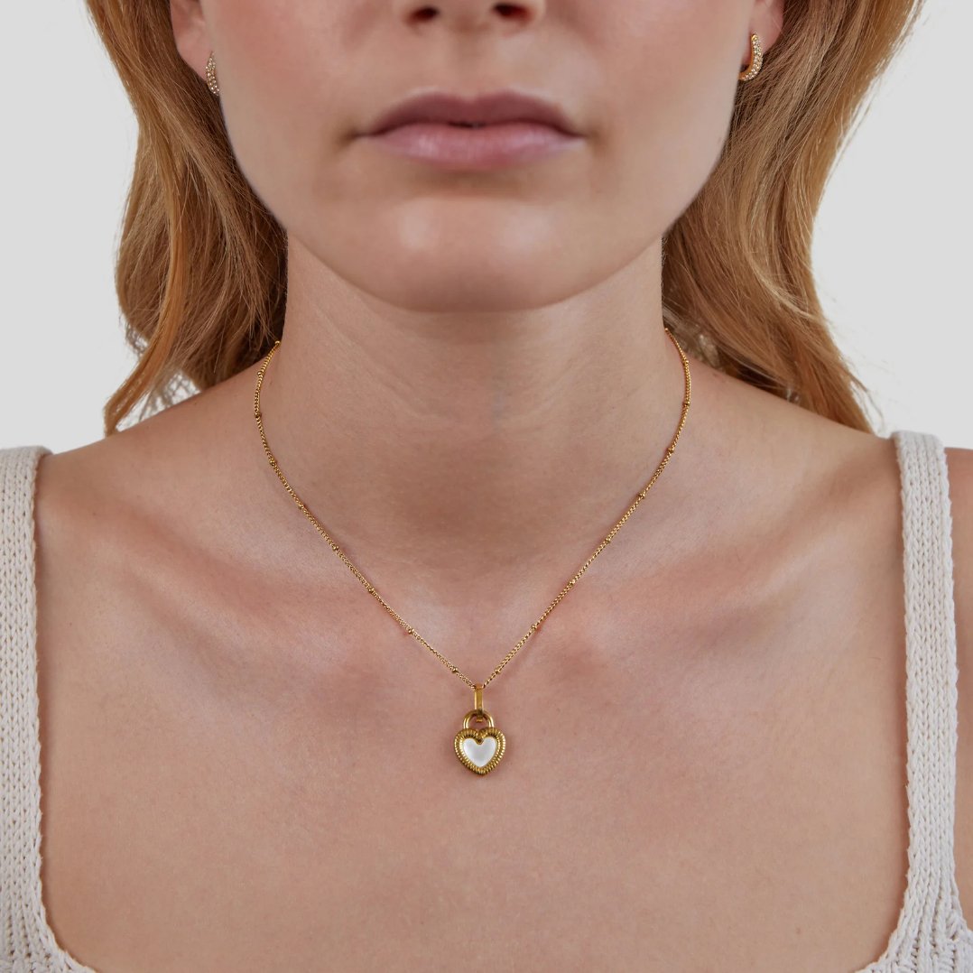 Collar de corazón reversible