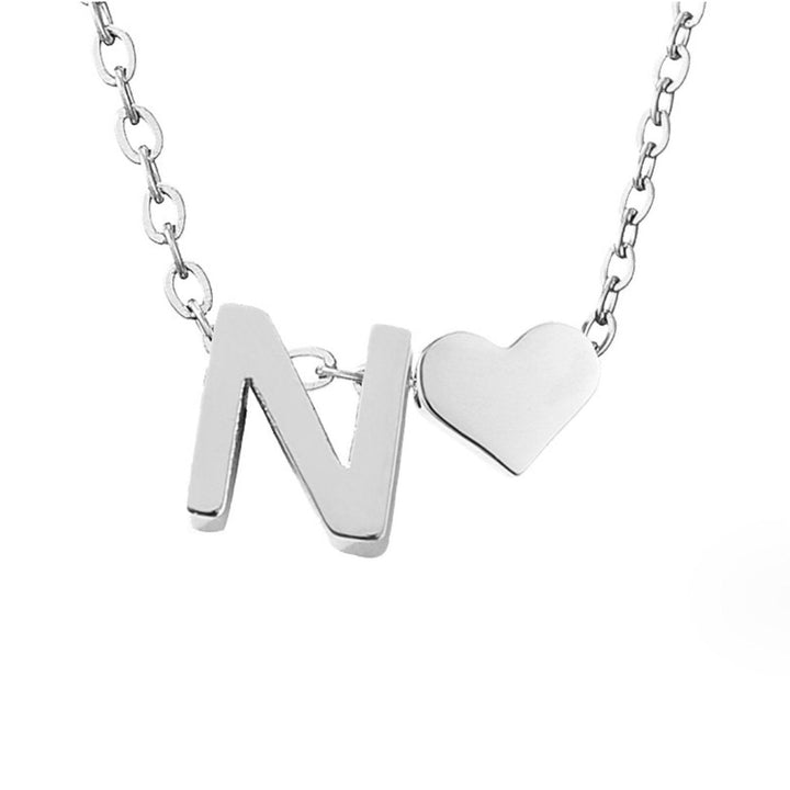 Collar de Iniciales Atemporales con Charm de Corazón