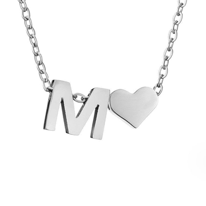 Collar de Iniciales Atemporales con Charm de Corazón