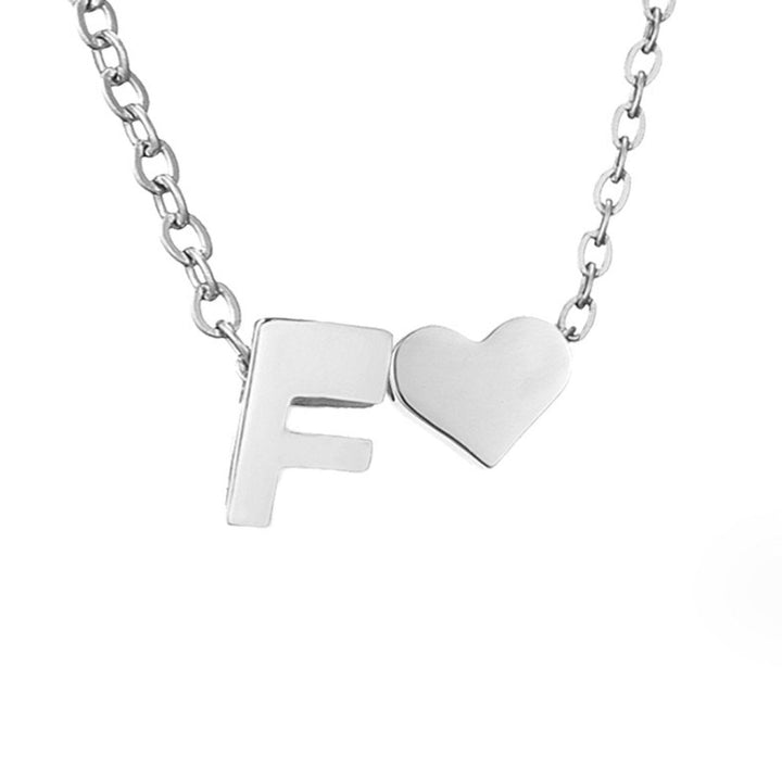 Collar de Iniciales Atemporales con Charm de Corazón