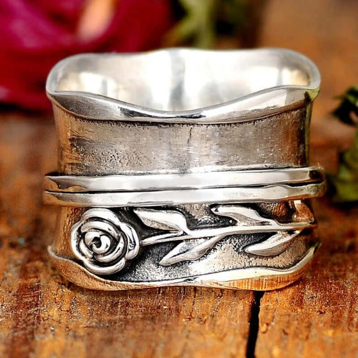 Anillo de color plata vintage